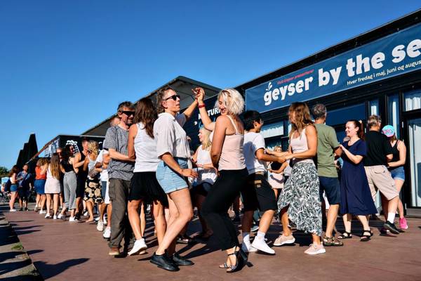 Sommerdans på Bryggen: Non Stop Bachata